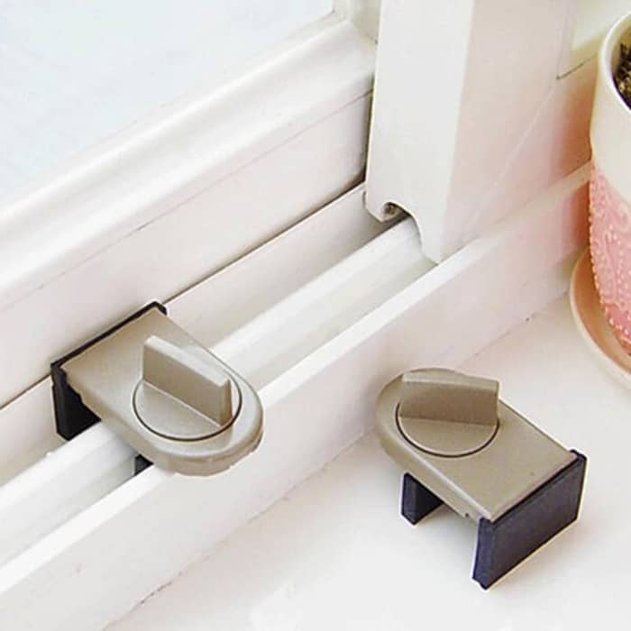 Sử dụng khóa núm văn chặt thanh ray