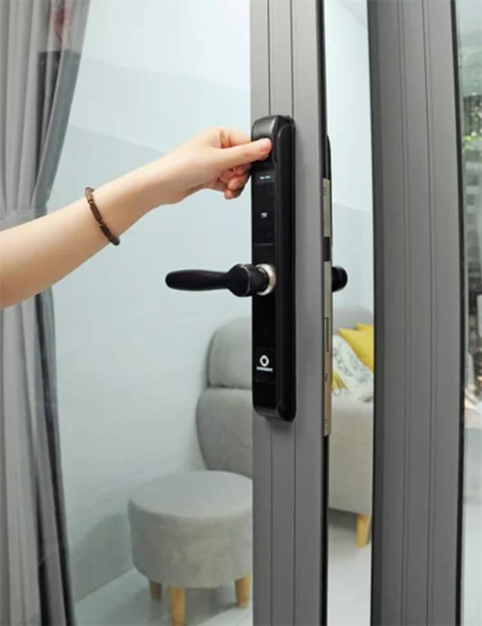 Sử dụng khóa vân tay cửa nhôm xingfa tại hà nội