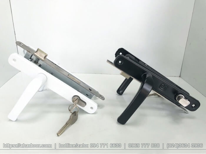 Tay nắm cửa nhôm Việt Pháp 450 màu đen và trắng