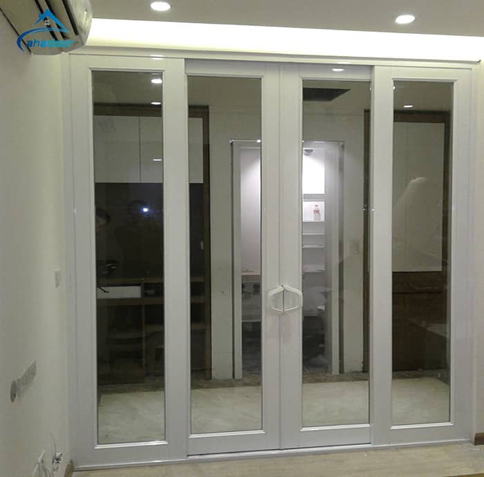 Mẫu cửa chính nhôm kính trong nhà 4 cánh sang trọng