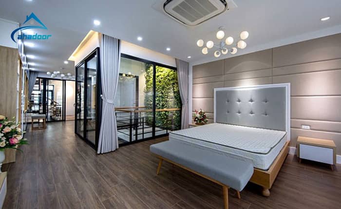 Mẫu nhôm kính tiểu cảnh khu cầu thang đẹp hút mắt