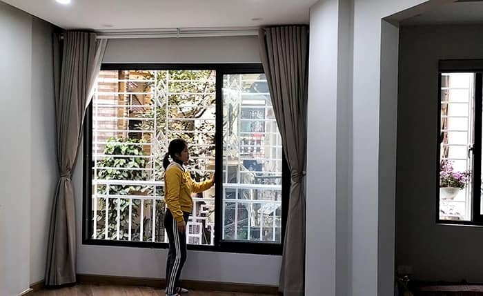 Màu nâu cà phê xingfa là lựa chọn ưa dùng của những cô gái Việt