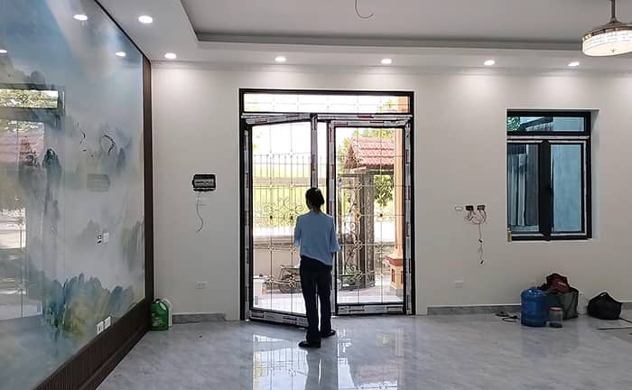 Biệt thự cao cấp thường lắp đặt cửa nhôm xingfa kính hộp của Âhdoor