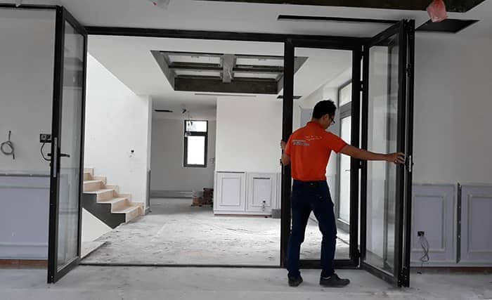 Nâu cafe cánh mở xếp trượt tại Ahadoor Việt Nam