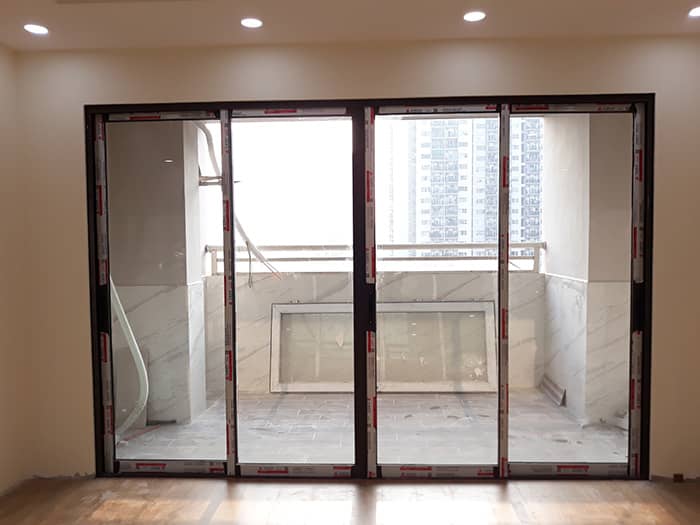 Giá làm cửa 4 cánh nhôm xingfa đẩy trượt