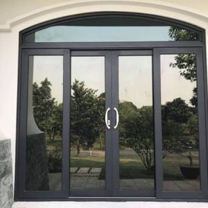 Làm mẫu cửa kính cường lực 4 cánh uốn vòm nghệ thuật đẹp tại Vĩnh Phúc