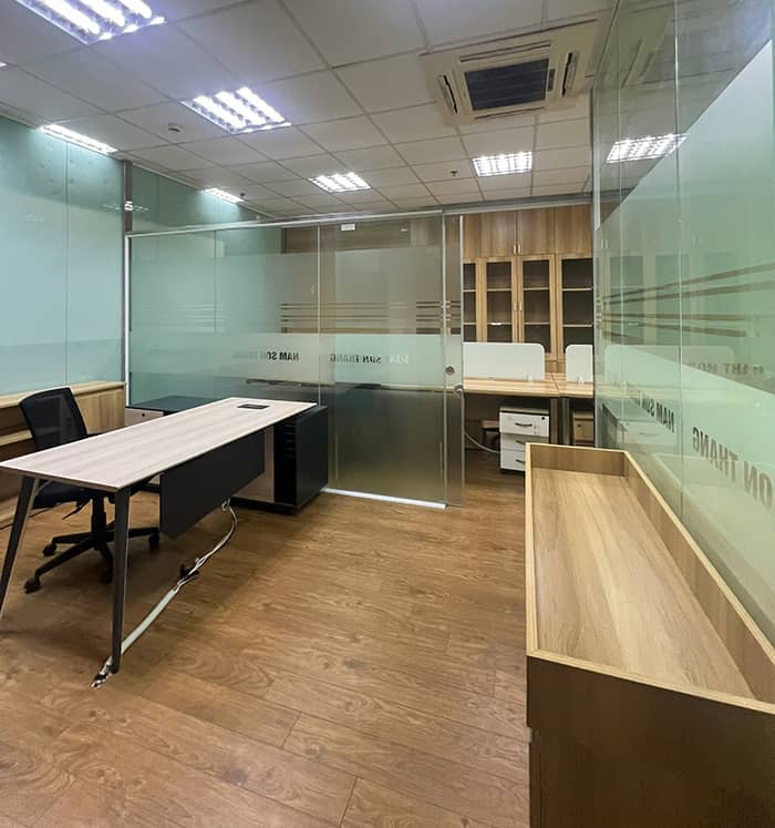 Làm cửa kính văn phòng mở lùa cho công ty Vạn Thịnh Phát