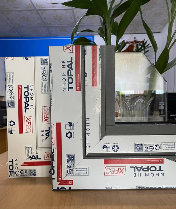 Tem mác cửa nhôm xingfa Việt Nam được dán trên cây nhôm