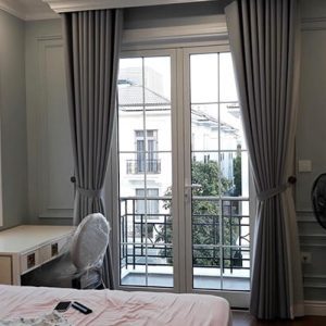Khách hàng lựa chọn mẫu cửa nhôm xingfa phòng ngủ của công ty Ahadoor